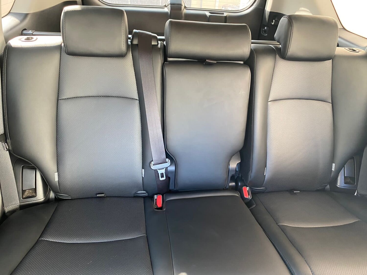 toyota rav4 2020 салон сзади, toyota rav4, тойота рав 4 салон задний ряд, рав 4 2021 салон сзади, каркасных авточехлов рав 4 велюр