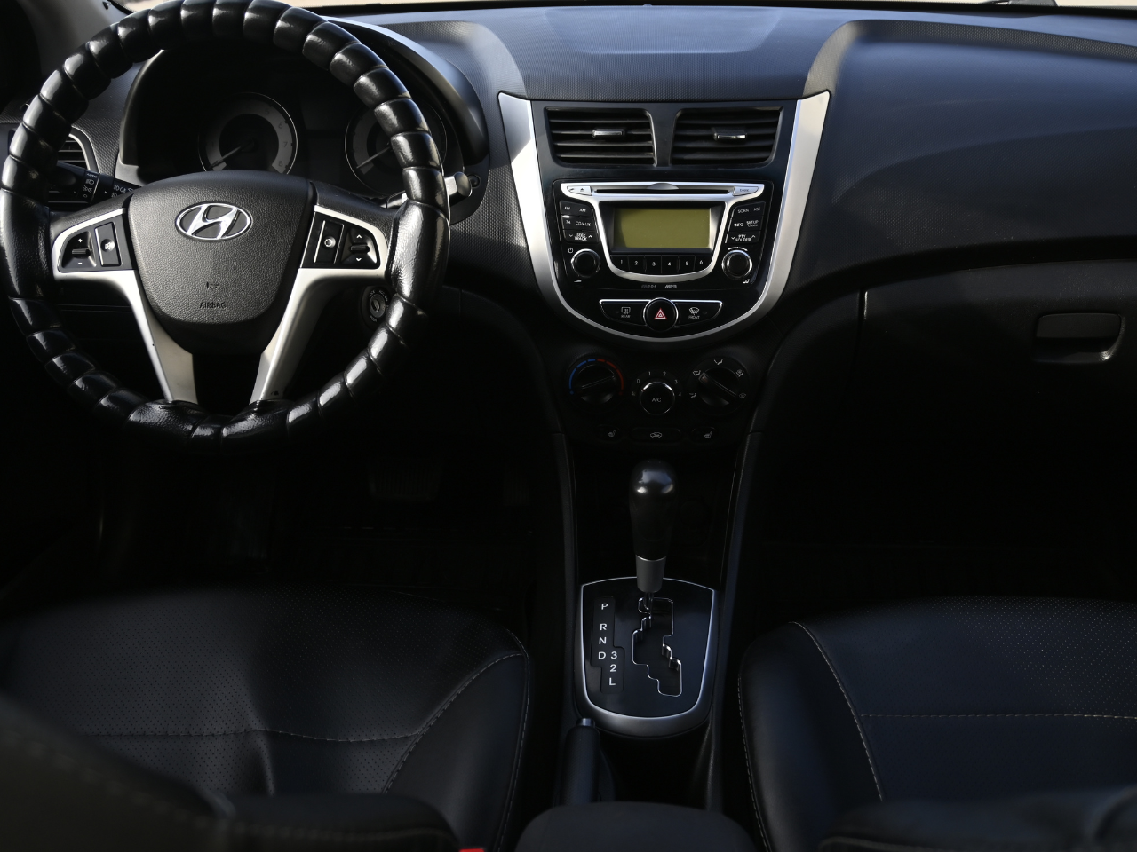 hyundai solaris, хендай солярис 2015 года комплектация комфорт, черный хендай солярис, hyundai solaris 2012, Hyundai Solaris