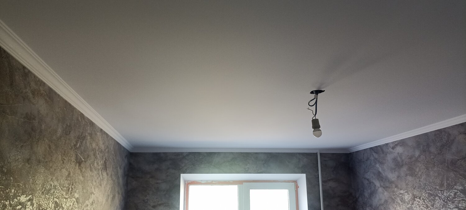 потолок, покраска потолка, потолок натяжной, покрашенный потолок, крашенный потолок цвета графит