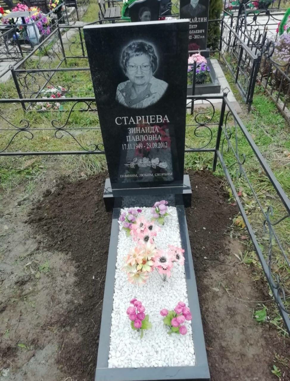 гранитный памятник, памятник на могилу, памятники и надгробия, мраморный памятник, надгробные памятники
