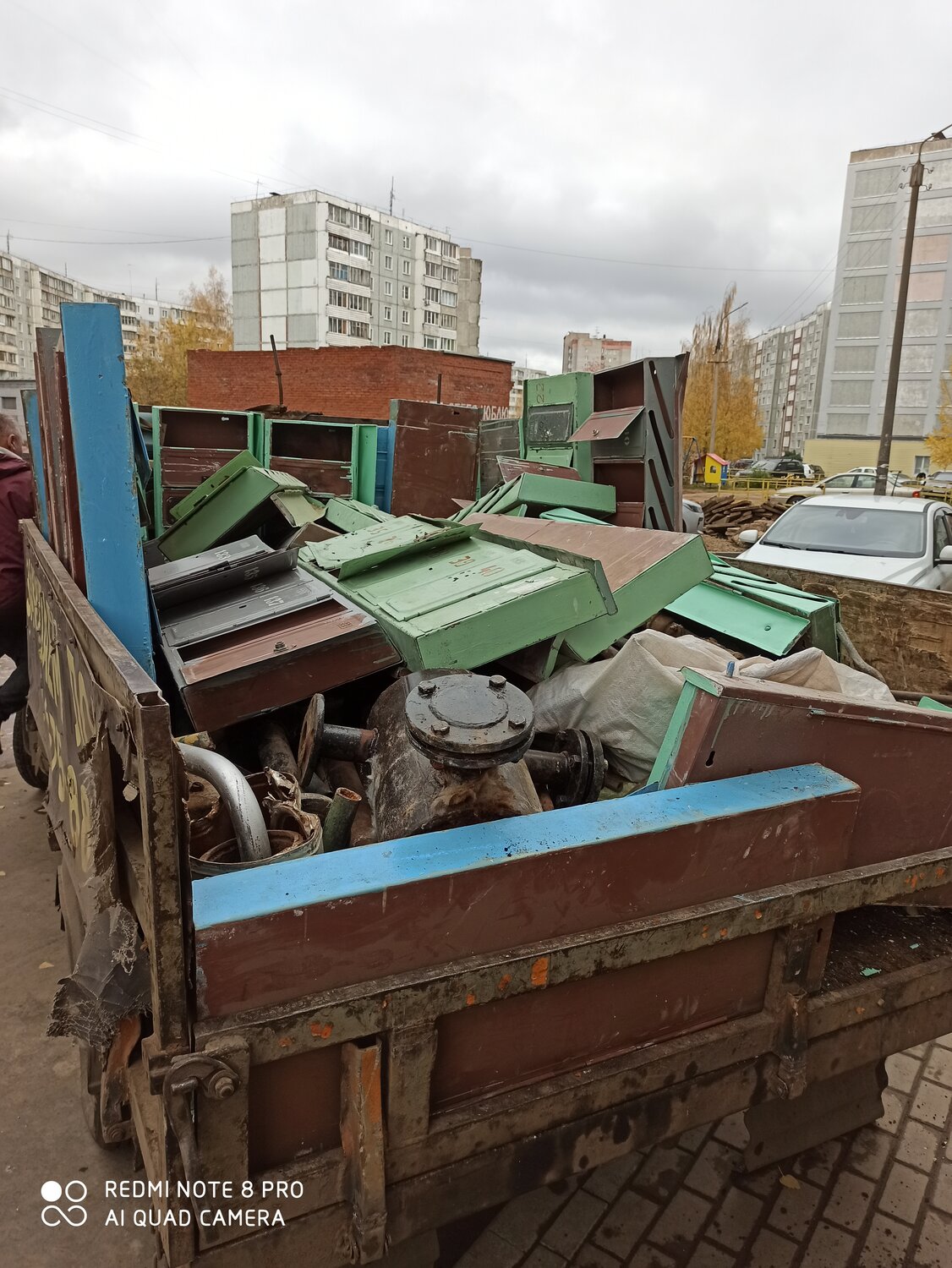 металлолом, куча металлолома, огромная куча металлолома, пункт приема металлолома, прием металлолома