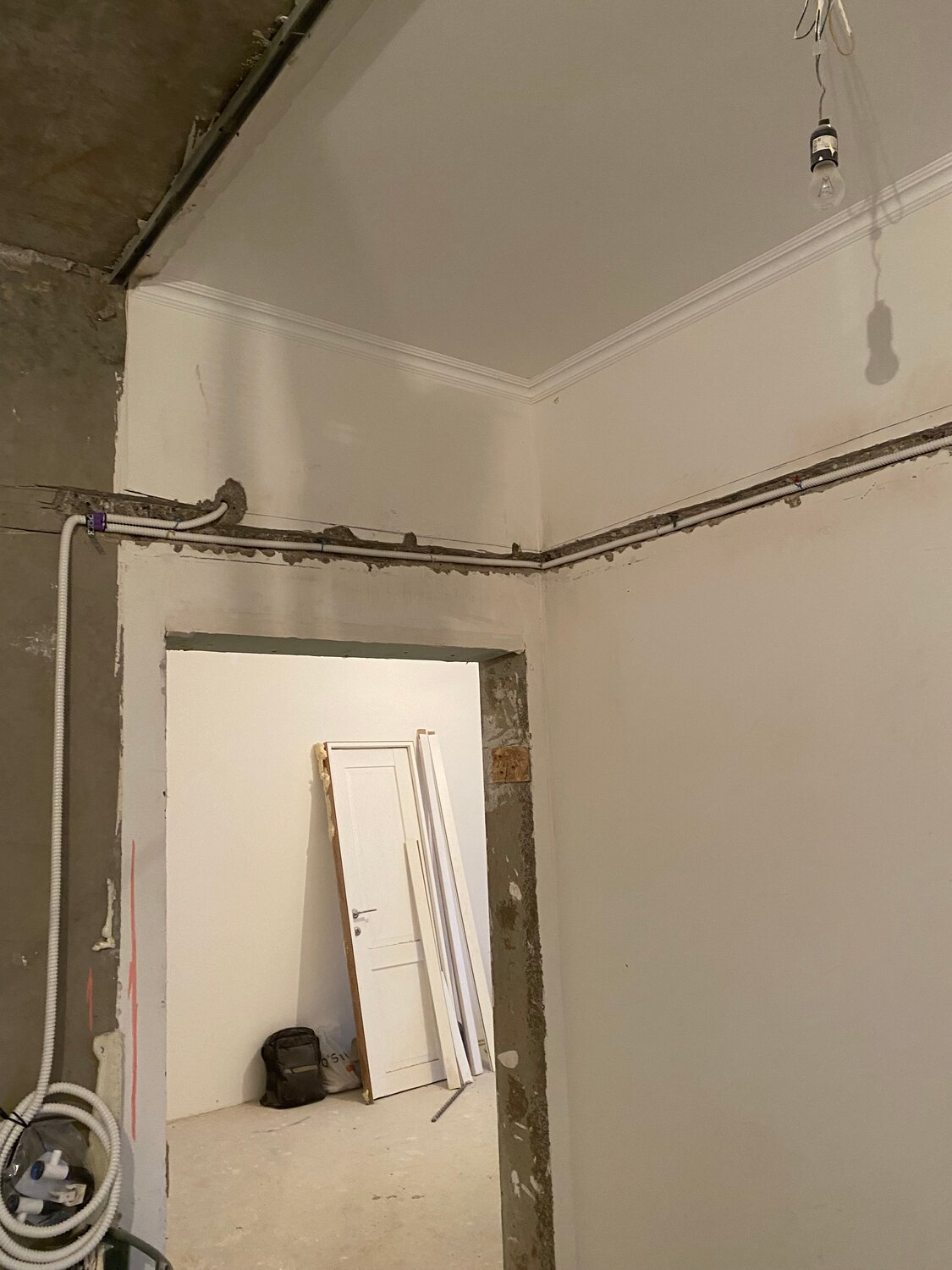 монтаж электропроводки, проводка в панельном доме, прокладка электропроводки в панельном доме, прокладка электропроводки в хрущевке, электрика монтаж