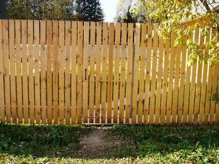 забор из деревянного штакетника, деревянный забор, заборы из дерева, забор штакетник деревянный, красивый забор из штакетника деревянного