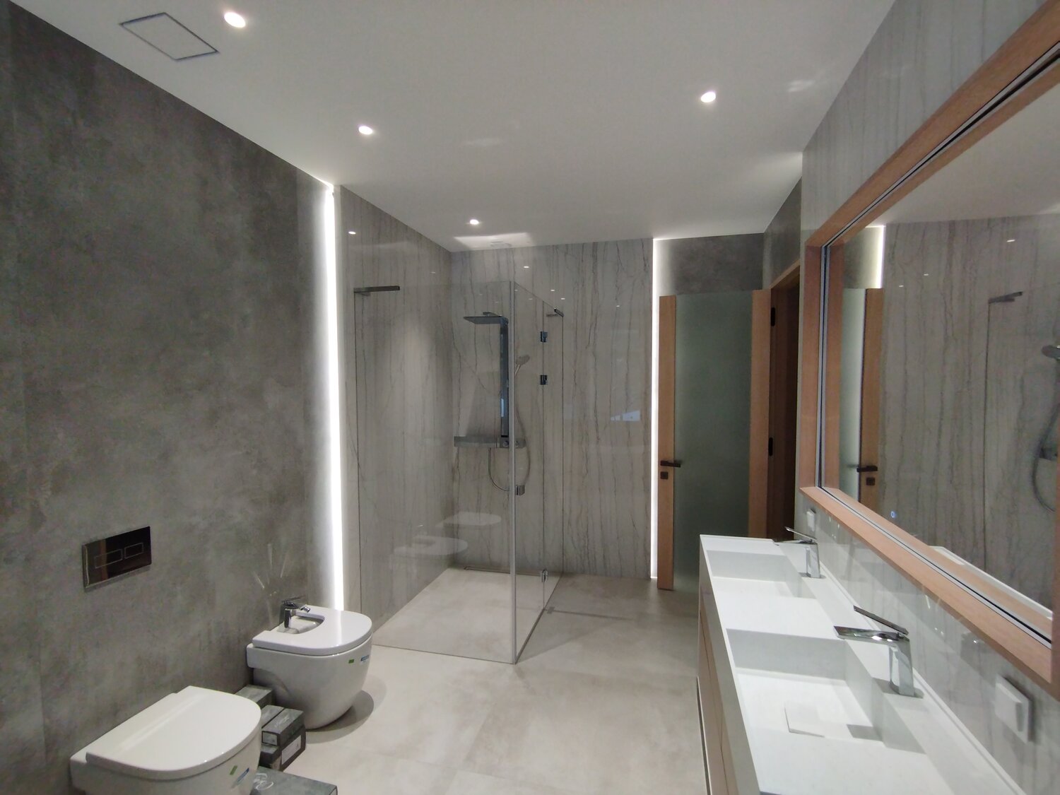 ванная комната, современный интерьер ванной, современный дизайн ванной, санузел в стиле минимализм, современная ванная