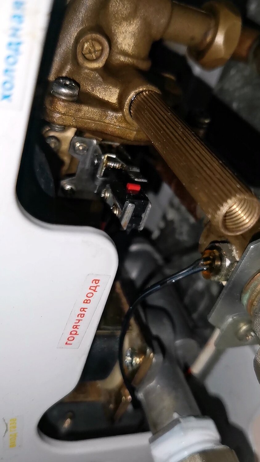 газовая колонка нева, газовая колонка нева 4510 м, газовая колонка нева 4513, газовая колонка электролюкс, колонка нева 4510 капает вода