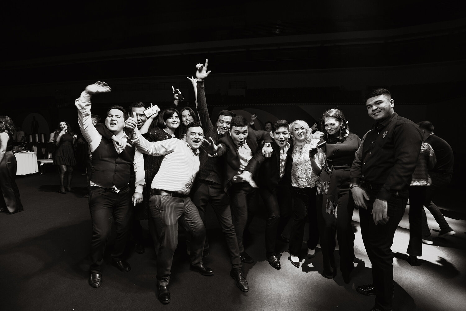 мужчина, человек, фотографии друзей, ведущий на свадьбу, ведущий