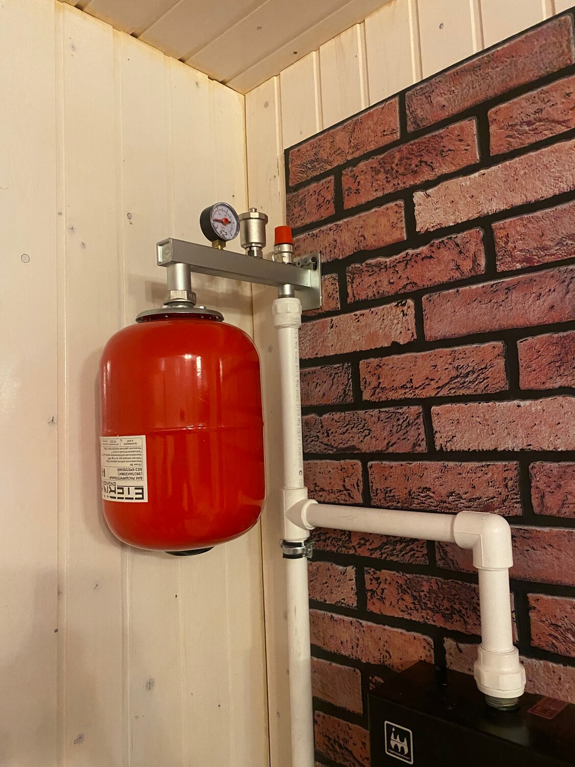 расширительный бачок для отопления, расширительный бачок для отопления закрытого типа, расширительный бак для отопления закрытого типа, расширительный бак для отопления, расширительный бак в системе отопления