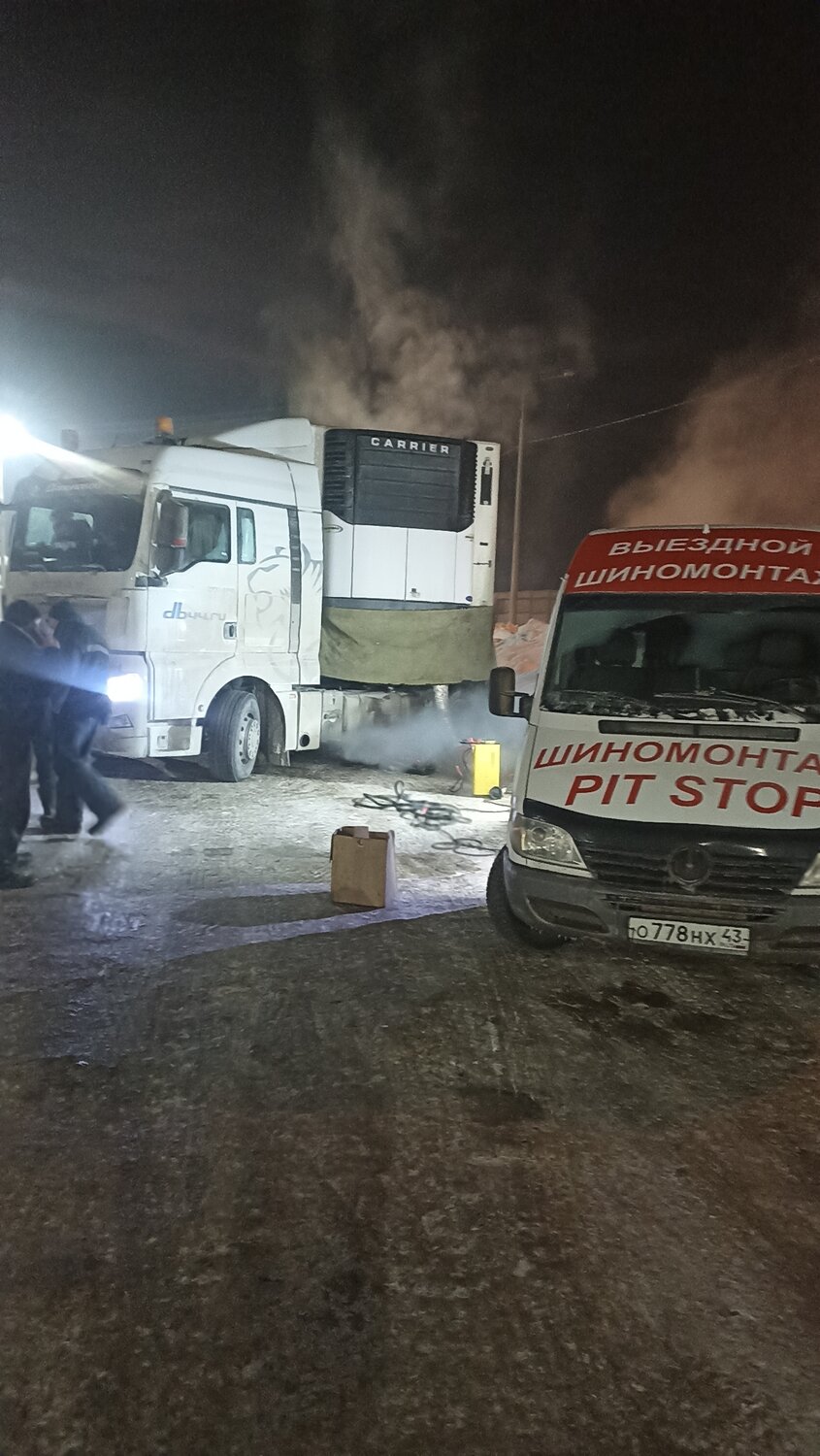 грузовой автомобиль, грузовик, вольво внл 670, дтп фура, грузовик на трассе