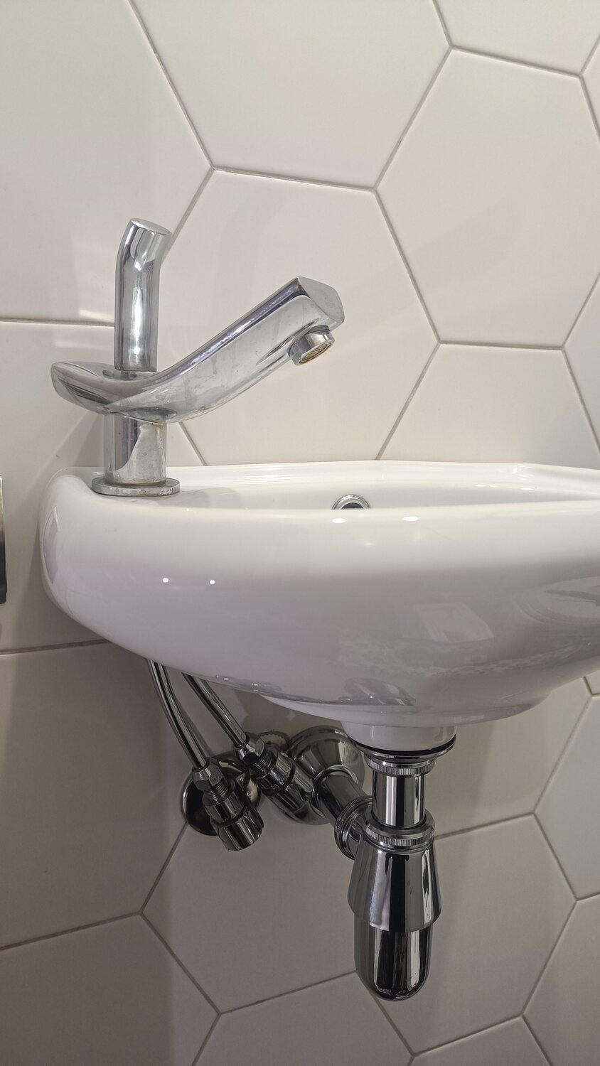 монтаж раковины, установка раковины, мини раковина, раковина, крепление раковины