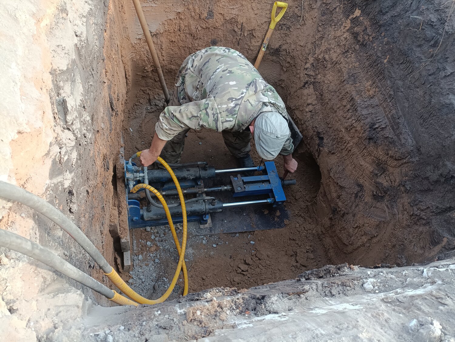 горизонтальное бурение, монтаж водопровода, прокладка водопровода, бестраншейная прокладка труб, прокол гнб