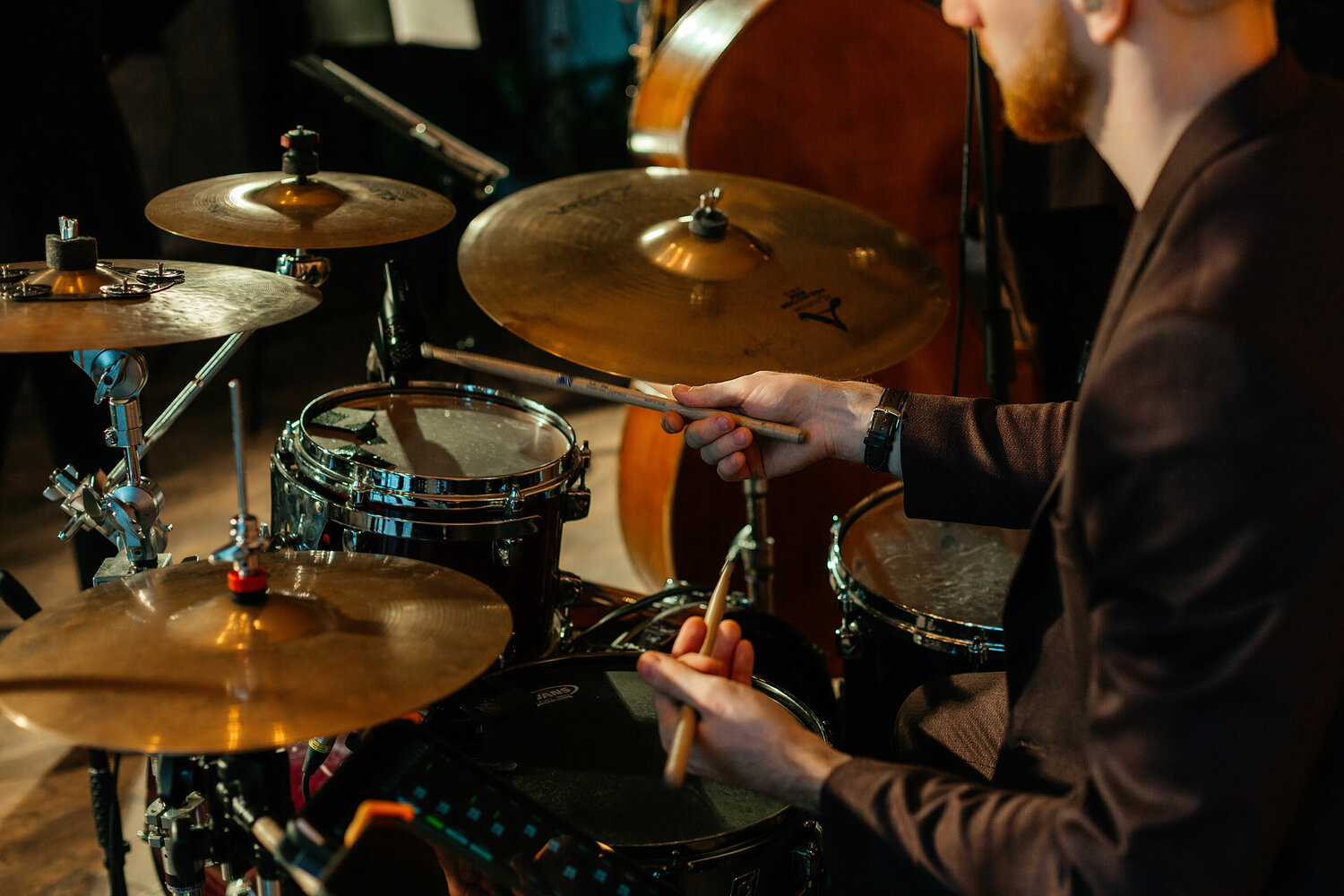 красивые барабаны, мужчина, игра на барабанах, studio drummer, drum