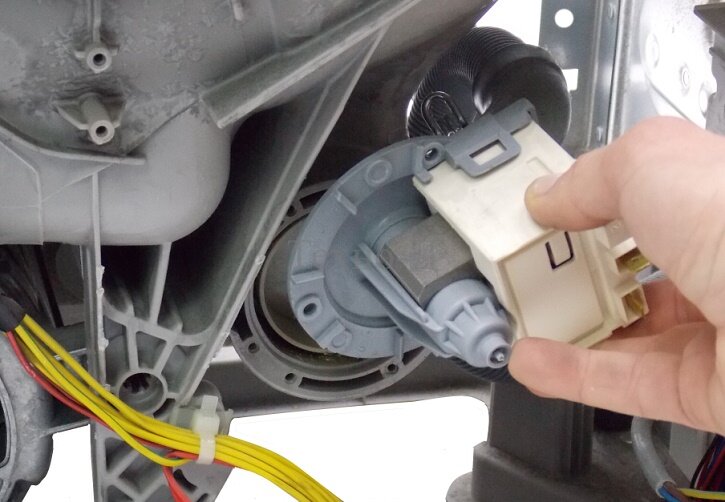 сливной насос для стиральной машины lg, насос стиральной машины, помпа в стиральной машине, в стиральной машине, снятие мотора стиральной машинки бош макс 5