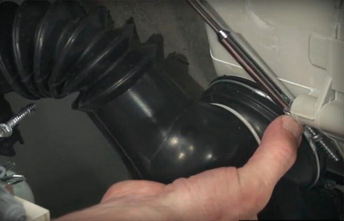 стиральная машина течёт сливной патрубок, сливной патрубок стиральной машины индезит wgs634txr, стиральная машина, сливной патрубок стиральной машинки самсунг, слив воды из стиральной машины