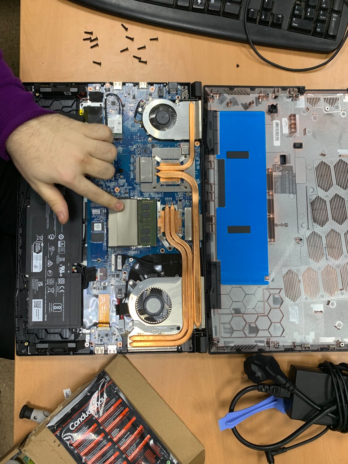 в ноутбуке, охлаждение ноутбука, asus fx705d ноутбук, материнская плата ноутбука, ноутбук asus fx504gm