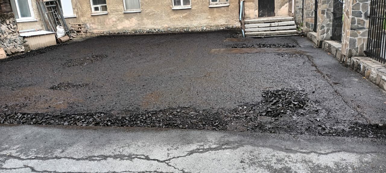 холодный асфальт, асфальт, куча асфальта, жидкий асфальт, асфальтовое покрытие