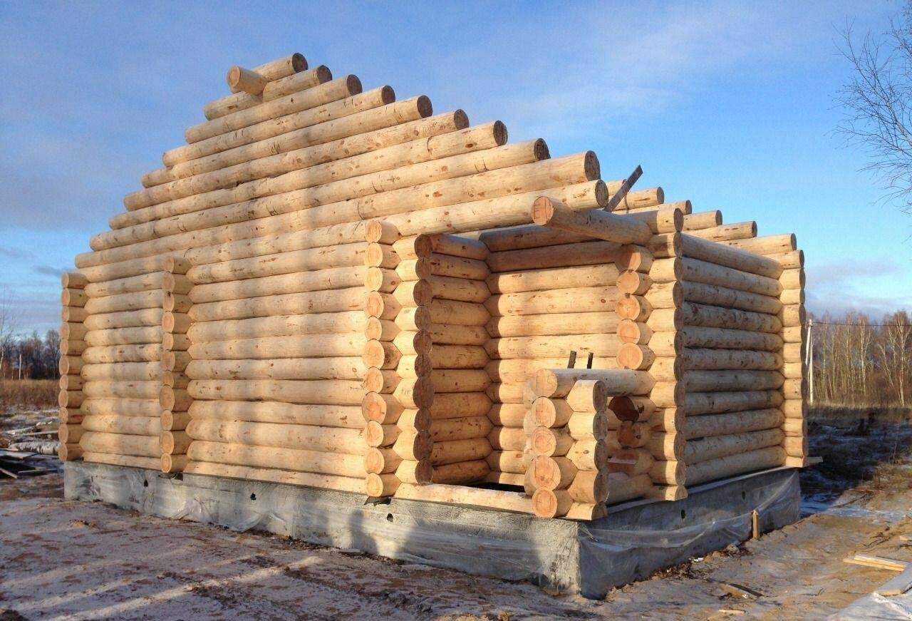 Рубленая баня из бревна