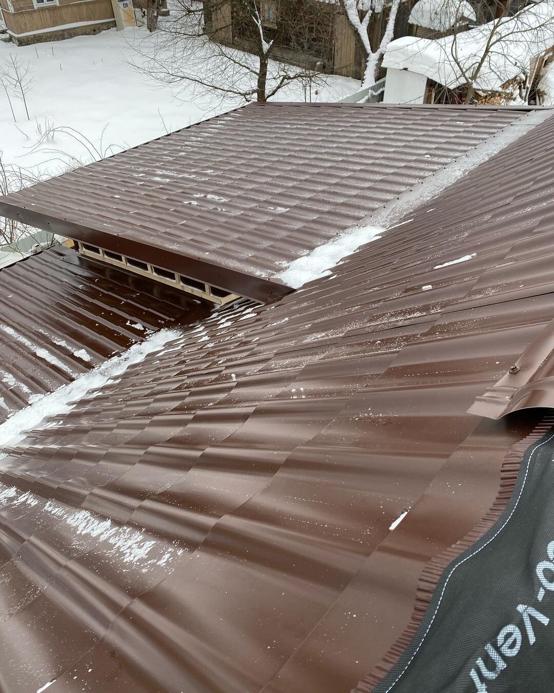 кровля, кровля и кровельные материалы, капельник для металлочерепицы, крыша металлочерепица, ондулин на крыше
