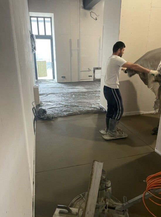 стяжка пола, полусухая стяжка пола, полусухая стяжка, наливной пол, стяжка пола в квартире