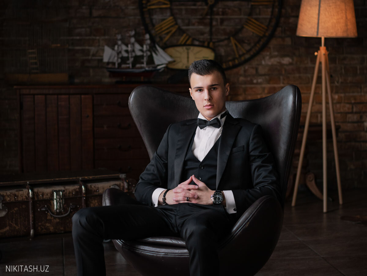 мужская фотосессия в студии, мужская фотосессия, фотосессия для мужчины, pal zileri костюм мужской, мужчина