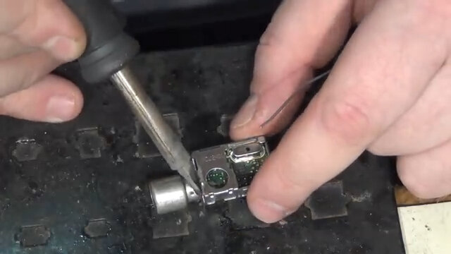 пайка микро юсб разъема, гнездо зарядки, пайка гнезда микро usb, микро юсб разъем, пайка плат