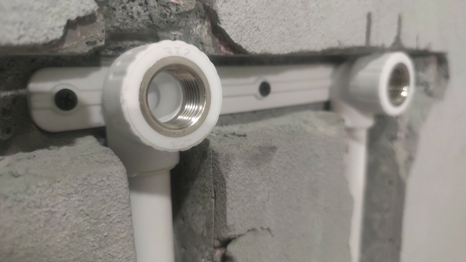 планка для смесителя полипропилен, планка под смеситель полипропилен 25х1/2, планка под смеситель 20-1/2 рр-r kalde, планка под смеситель полипропилен, планка для монтажа водорозеток