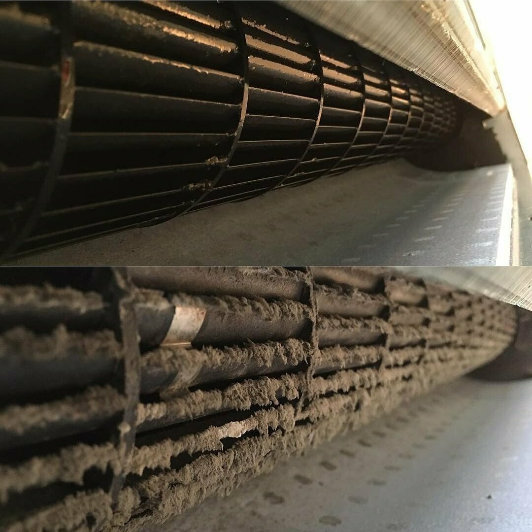 кондиционер, арматура d 12 а240, загрязненный кондиционер, грязный внутренний блок кондиционера, грязный вентилятор внутреннего блока