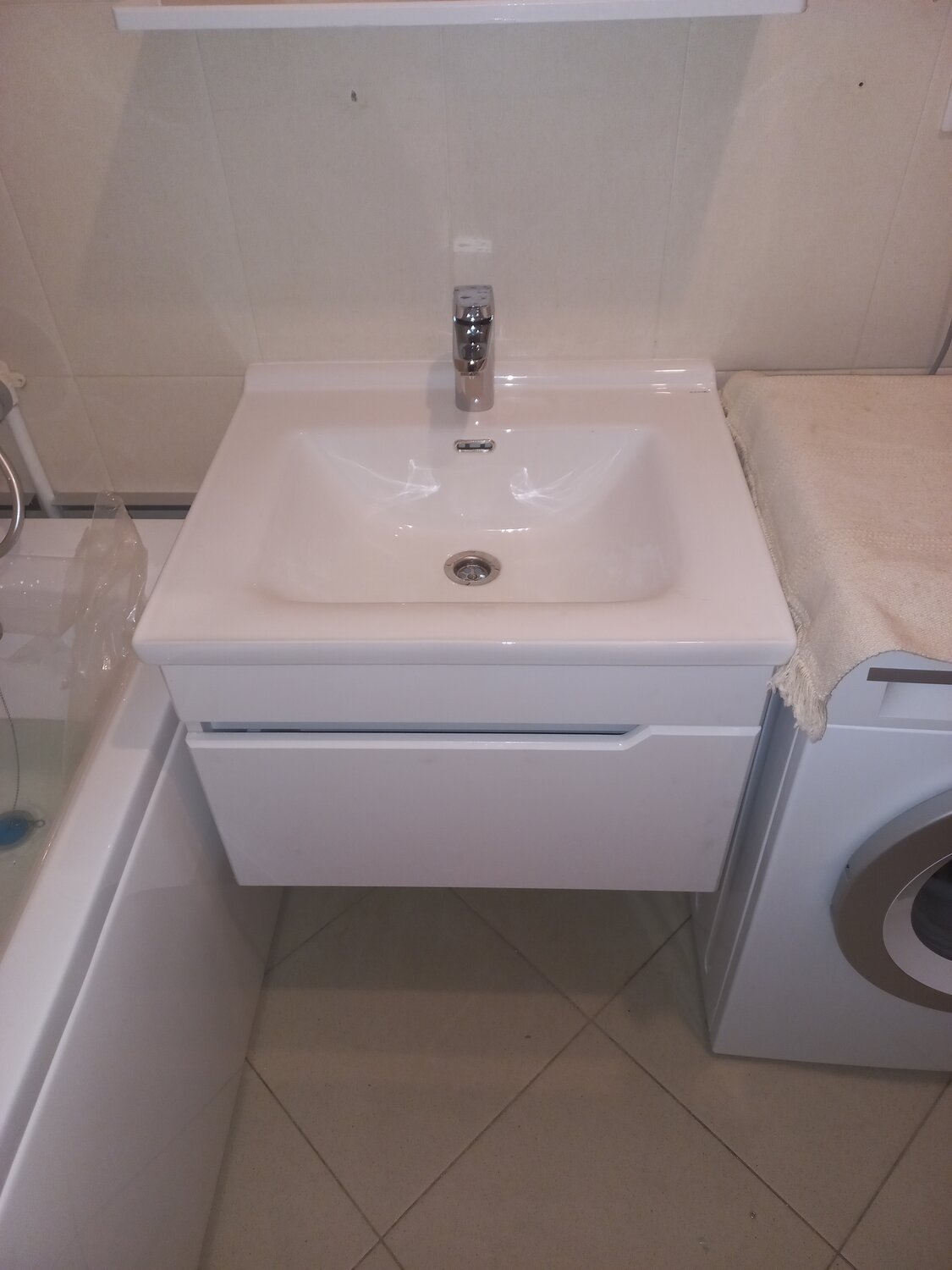 раковина, умывальник над стиральной, столешница с раковиной, тумба под раковину подвесная cersanit lara, шкаф под раковину