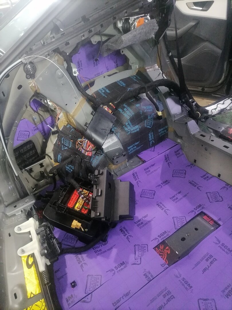шумоизоляция пола автомобиля, шумоизоляция, шумоизоляция авто, шумоизоляция дверей kia stinger, шумоизоляция ниссан микра