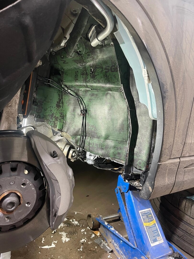 шумоизоляция арок audi a4 b9, шумка арок f30, шкода октавия а7 шумоизоляция подкрылков, шумоизоляция колесных арок volkswagen passat b8, шумоизоляция передних арок пассат б 8