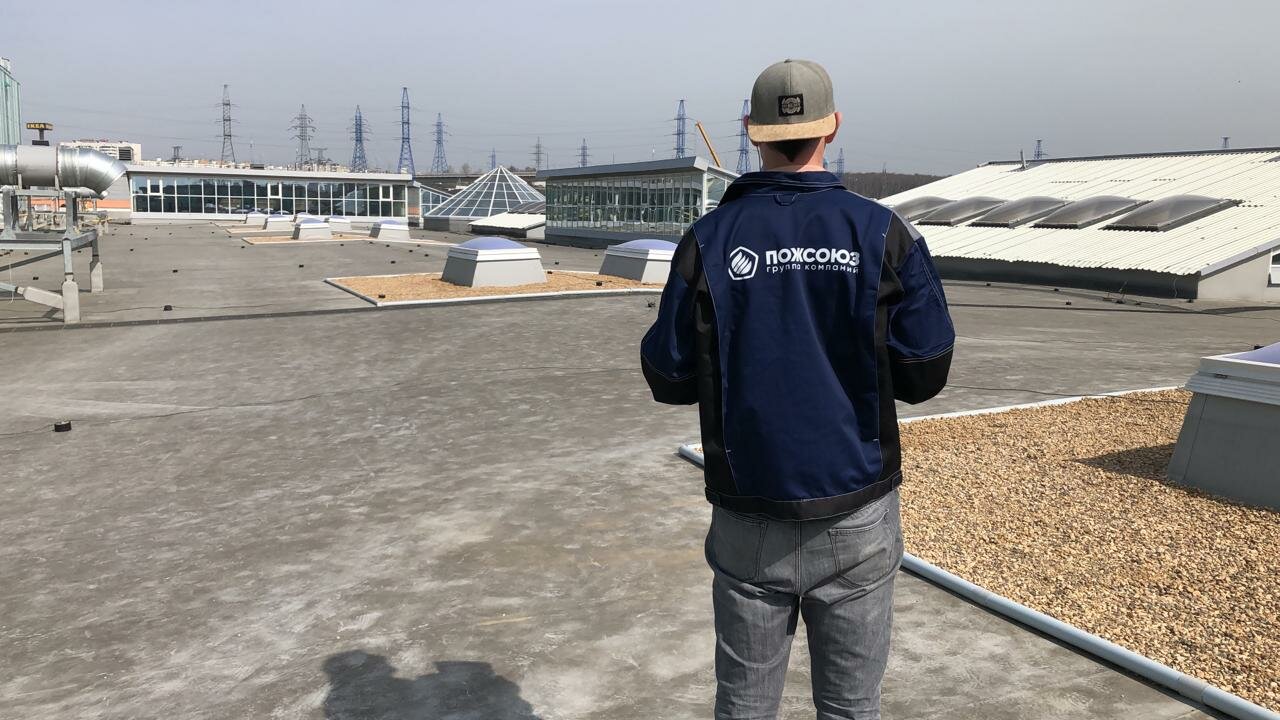 секьюрити, ноги, ремонт кровли, охрана, сотрудники