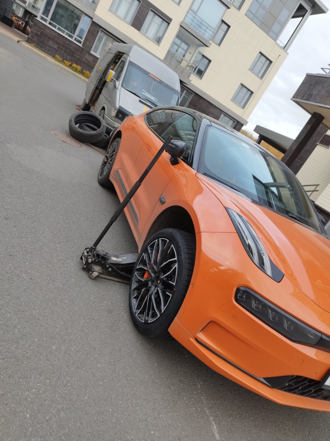 zeekr 001 100 kwh 2023 оранжевый, zeekr 001 2023, легковые авто, автомобиль, новые авто