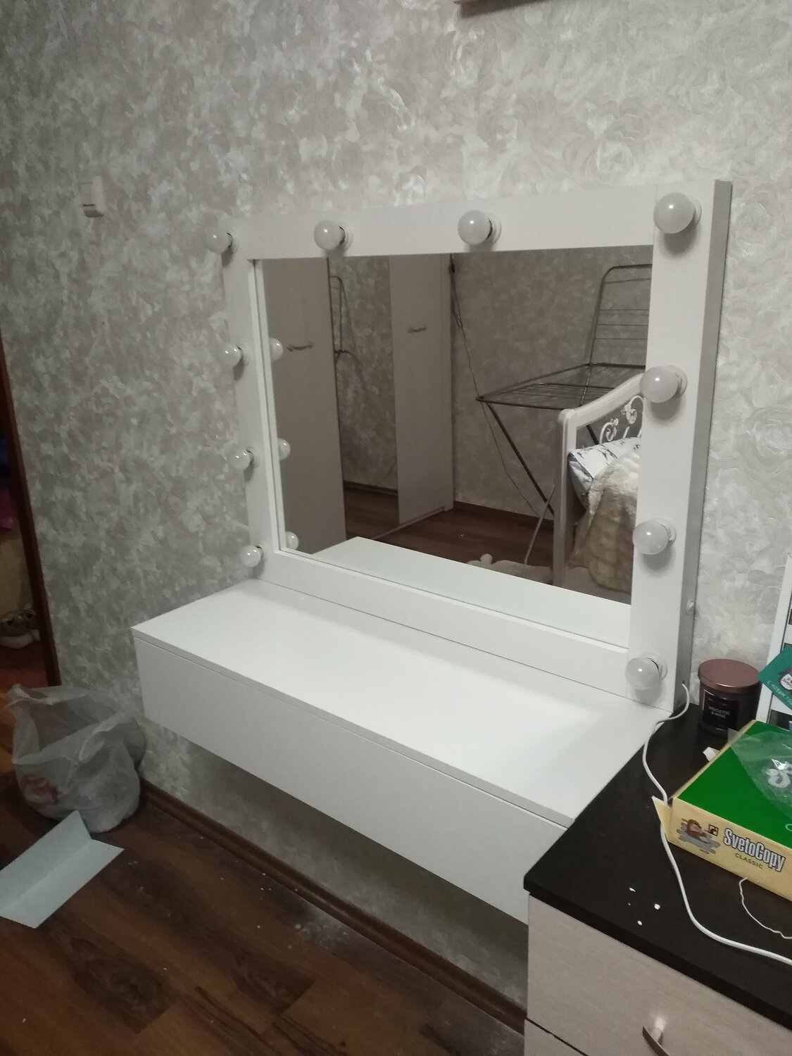 гримерное зеркало, гримерный столик с зеркалом и подсветкой, гримерный столик с зеркалом, гримерное зеркало 800 5бп, гримерный стол с зеркалом