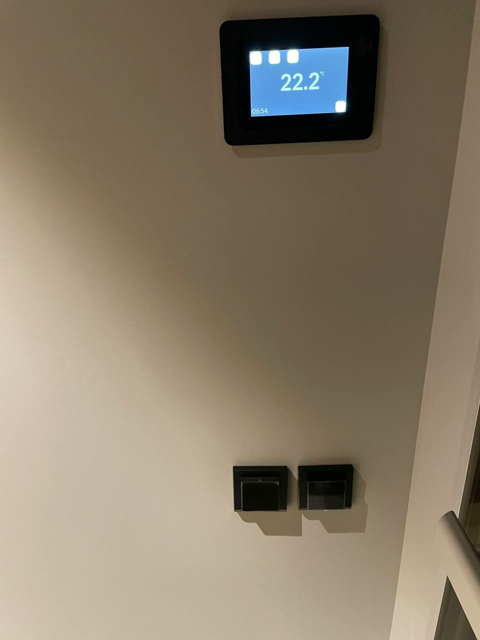 электроника, выключатель vimar eikon evo, экран, smart home, умный дом
