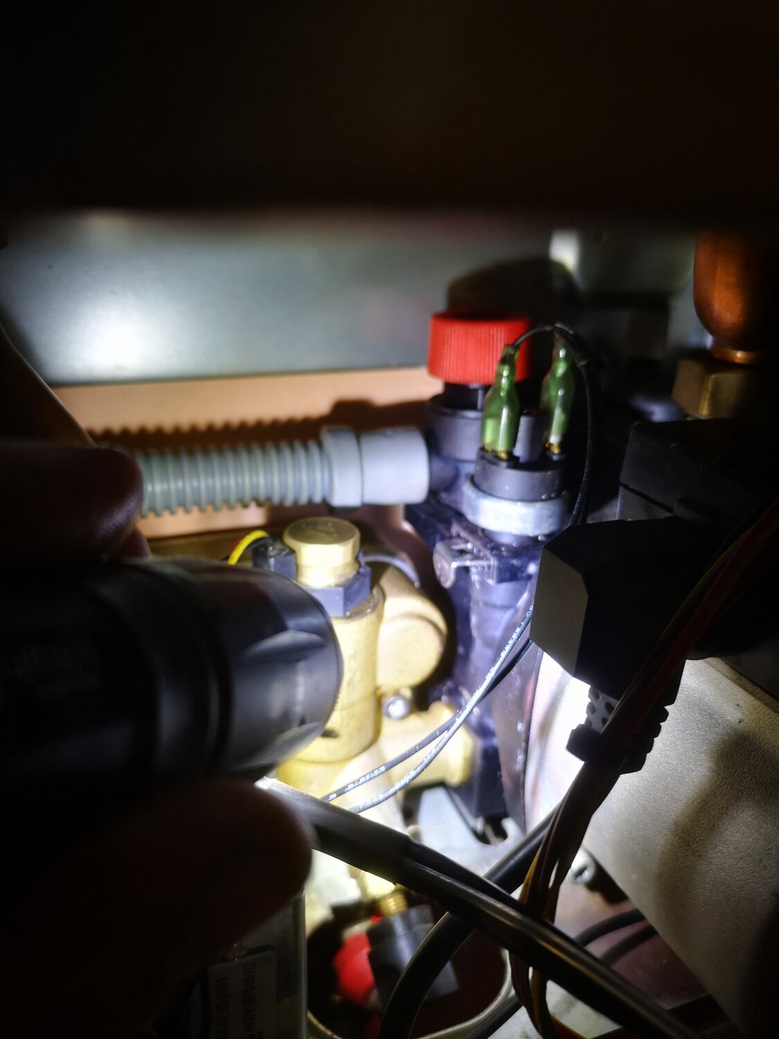 датчик воды газовый котёл haier, электрический котел, котел электрический protherm, устройство газового котла, датчик протока воды котёл витопенд 100