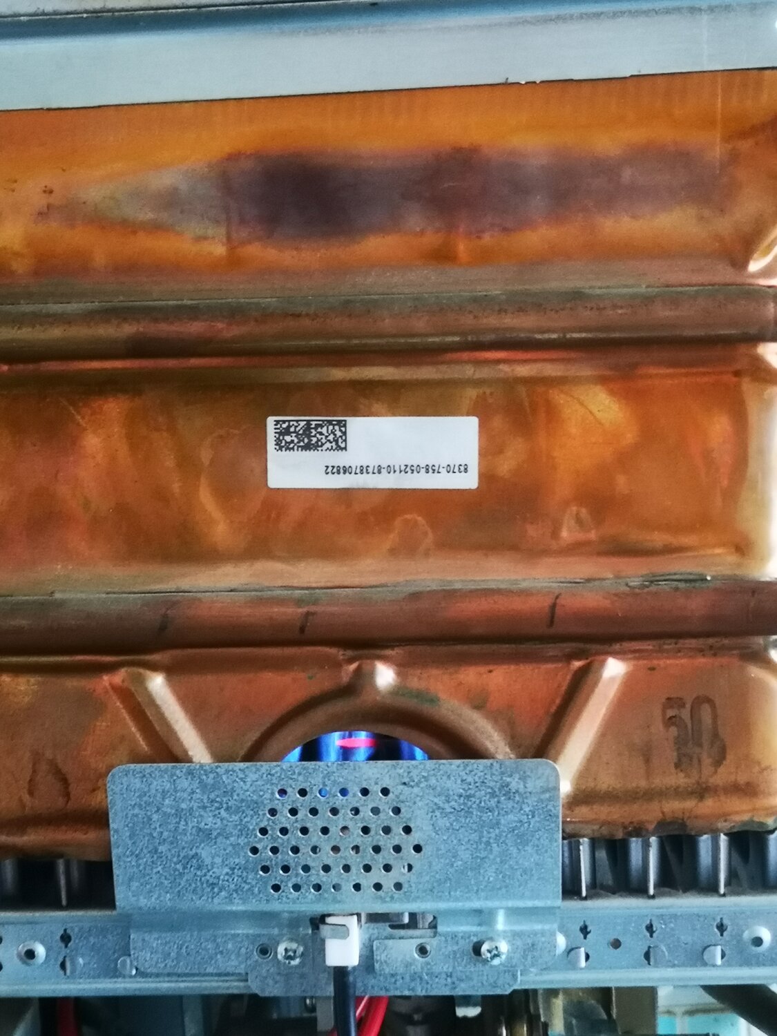 теплообменник газовой колонки, пайка теплообменника газовой колонки, газовая колонка, теплообменник для газовой колонки нева, газовая колонка нева прогорание теплообменника