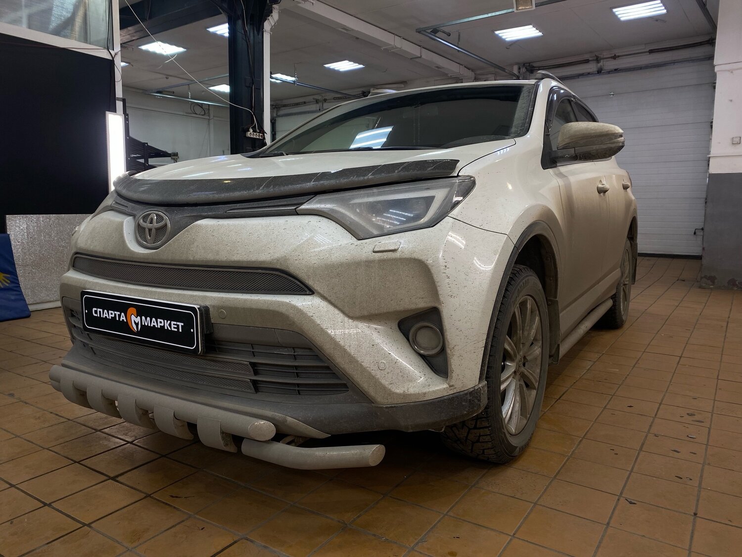 Toyota RAV-4 2017 установка активного сабвуфера