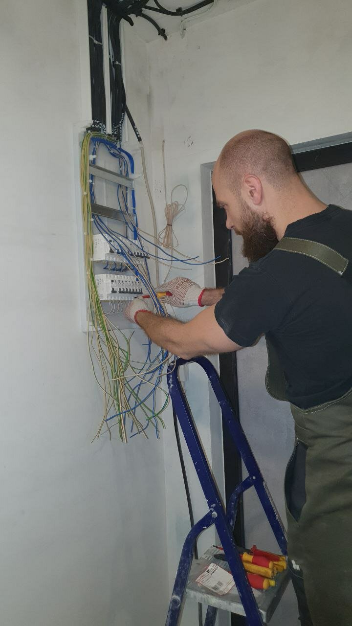 электрик, электромонтажные работы, работа электрика, услуги электрика, электромонтажник