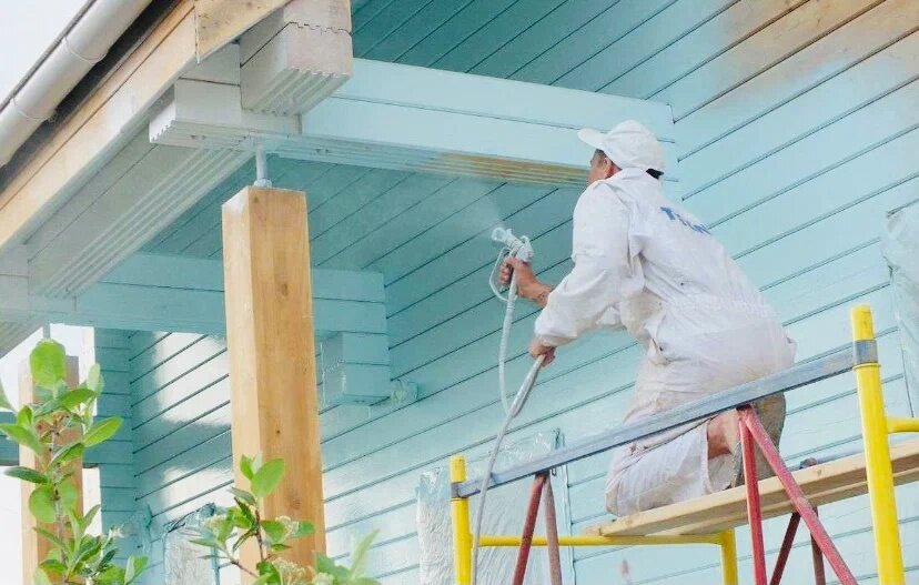 покраска деревянного дома снаружи, покраска дома, фасадная краска по дереву для наружных работ, покраска деревянных стен, покрасить дом
