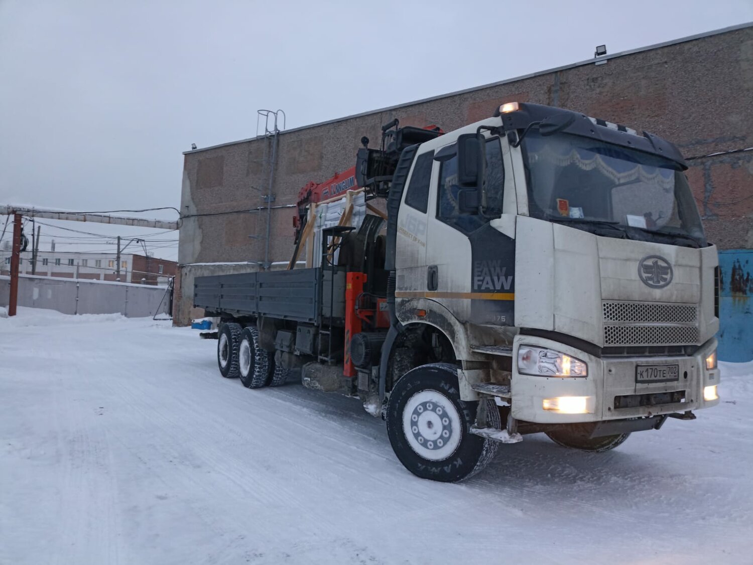 faw ca 3250 с кму, манипулятор faw 8*4, faw j6 3250 6х4, faw с кму, манипулятор faw