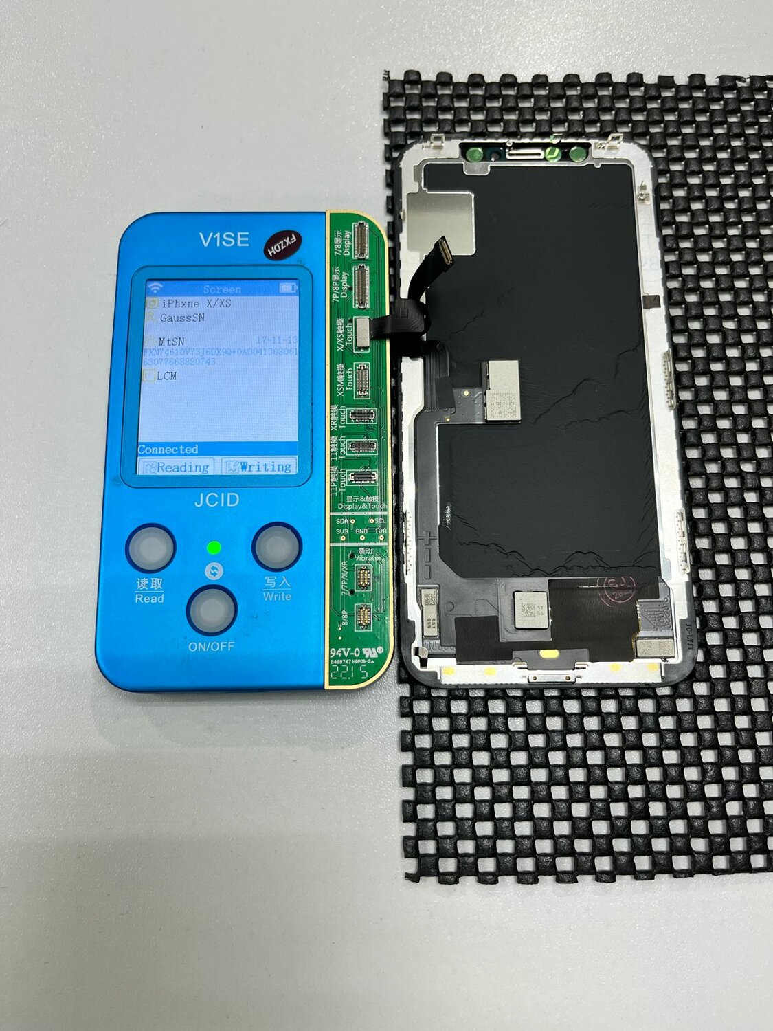мобильный телефон, программатор jcid v1s pro, жк экран, программатор для iphone true tone, дисплейный модуль