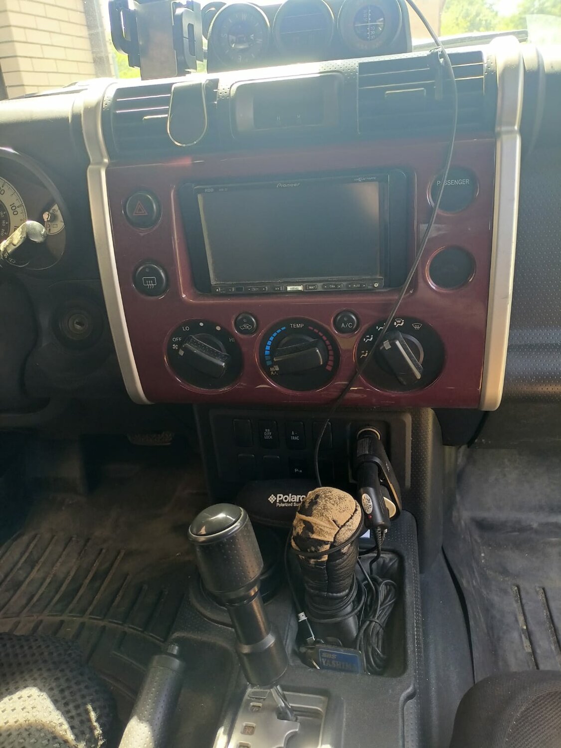 магнитола fj cruiser, toyota fj cruiser салон, магнитола toyota fj cruiser, fj cruiser, ленд ровер дефендер 110 салон
