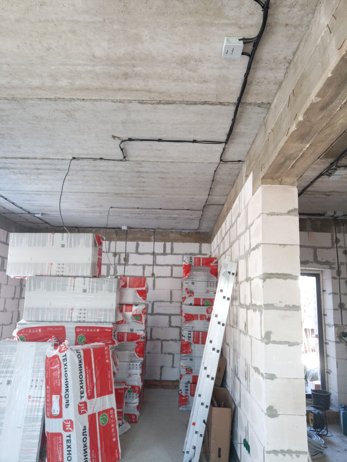 вентканалы в доме из газобетона, вентиляция в доме из газобетона, перегородка из газобетонных блоков 50 мм, вентиляция в газобетонном доме, стена из газобетона