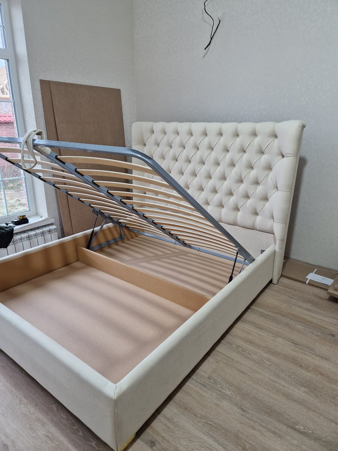 кровать двуспальная с каретной стяжкой, кровати с подъемным механизмом, кровати с каретной стяжкой, каретная стяжка кровать с изголовьем, кровать элизабет 160х200 каретная стяжка