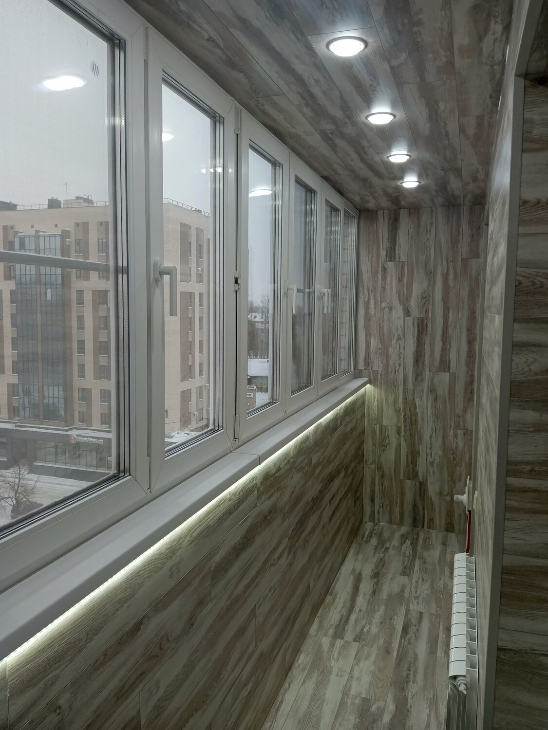 отделка балкона ламинатом, отделка балкона, лоджии отделка, отделка балконов и лоджий, полубалкон полулоджия