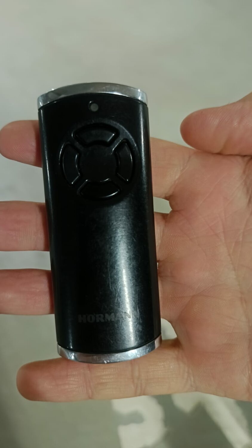 пульт hormann hs5-868-bs, пульт hormann hse 2 bs, пульт дистанционного управления hormann, пульт для ворот hormann, пульт херман hs5 868 bs