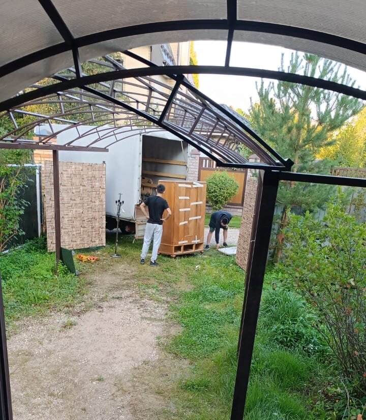 автонавесы из поликарбоната 3х5, автонавесы из поликарбоната 6х10м, навесы для автомобилей из поликарбоната, навес во дворе частного дома из поликарбоната, навес поликарбонат пролет7м