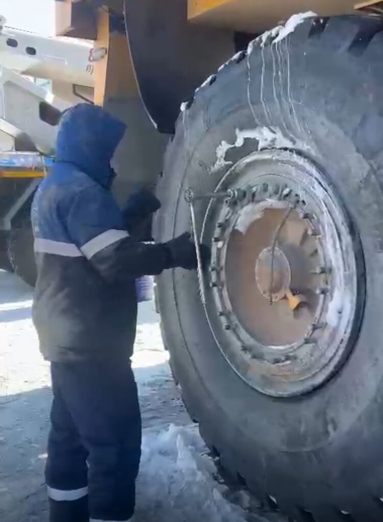 колеса белаз 75710, колеса от белаза, колеса камаз, белаз колесо, белаз взрыв колеса