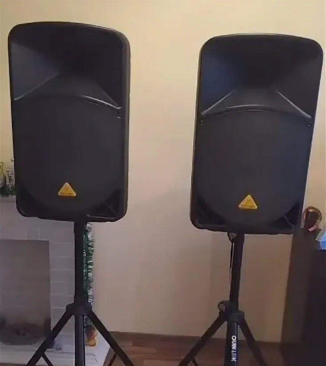 акустическая система behringer eurolive b115d, акустическая система behringer b115d, колонки behringer b115d, активная колонка behringer b115d, колонка активная 1000вт behringer