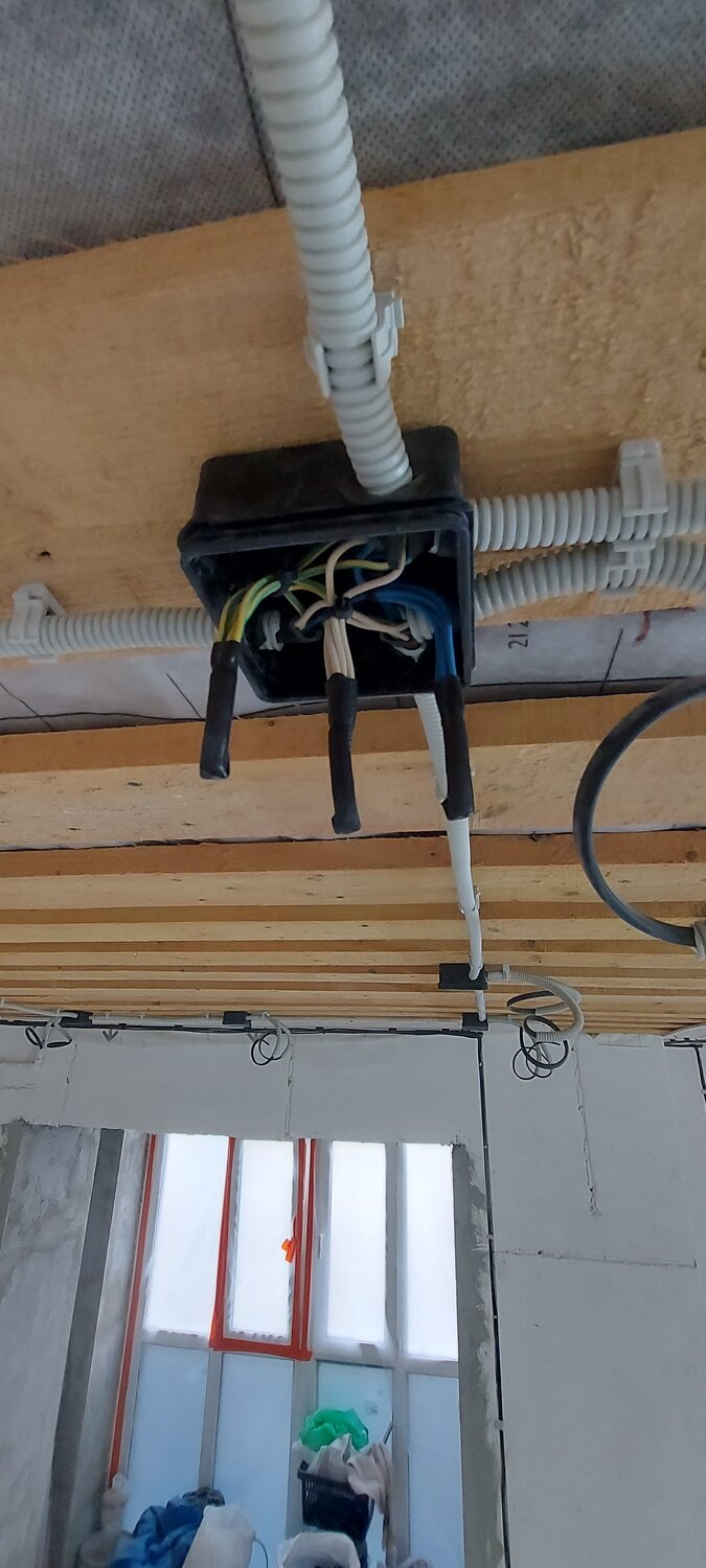 монтаж электропроводки, распределительные коробки для электропроводки, электрика, монтаж электропроводки в доме, коробка для электропроводки