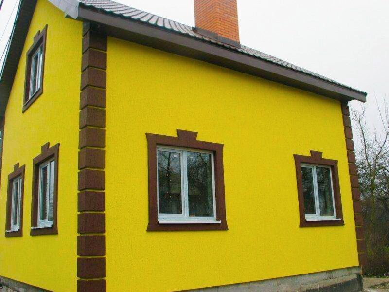 крашенный фасад дома, покрасить фасад дома, крашеный фасад дома, отделка фасада короедом, окраска фасада